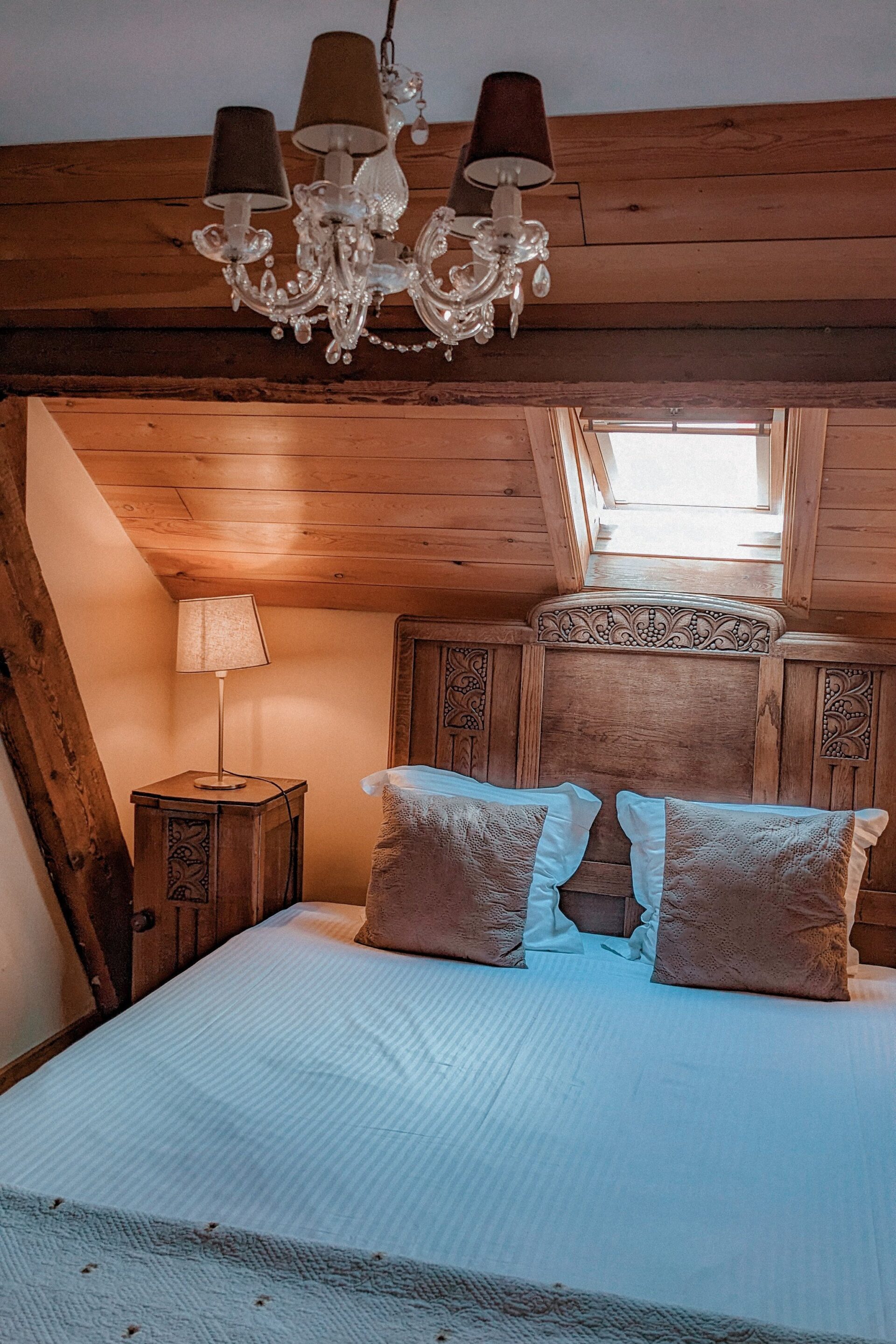 A-girls-passport-travel-blog-house-light-charmehotelhancelot-ghent-room-bed-1-c